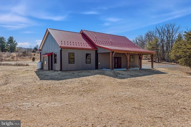 237 FOGGY BOTTOM LN, Berkeley Springs, WV 25411