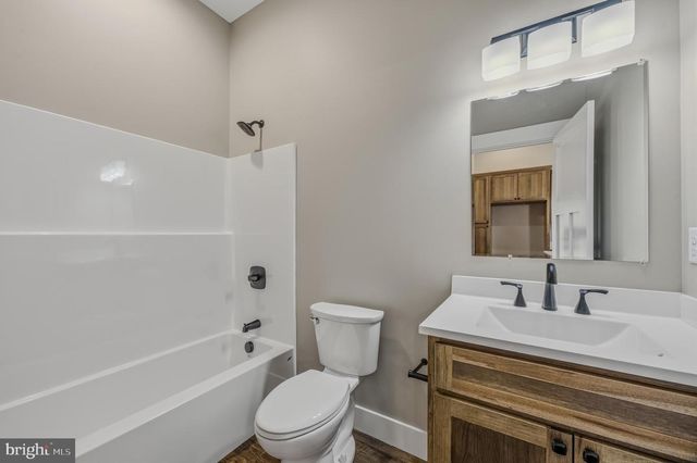 237 FOGGY BOTTOM LN, Berkeley Springs, WV 25411