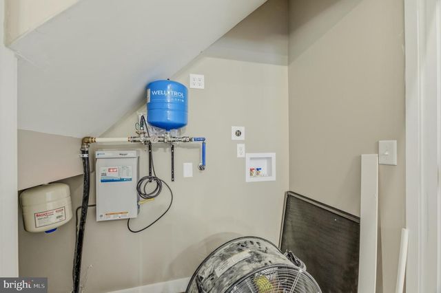 237 FOGGY BOTTOM LN, Berkeley Springs, WV 25411