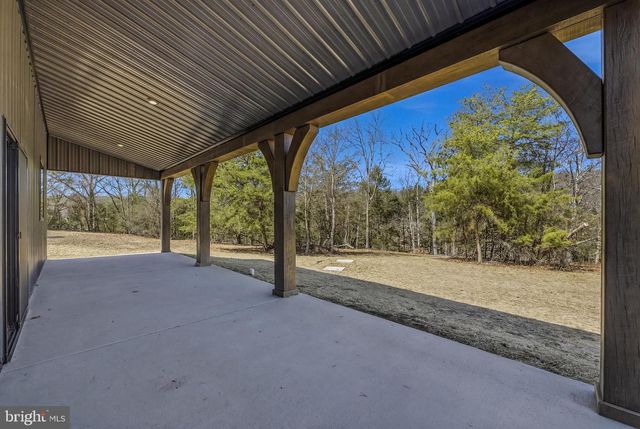 237 FOGGY BOTTOM LN, Berkeley Springs, WV 25411