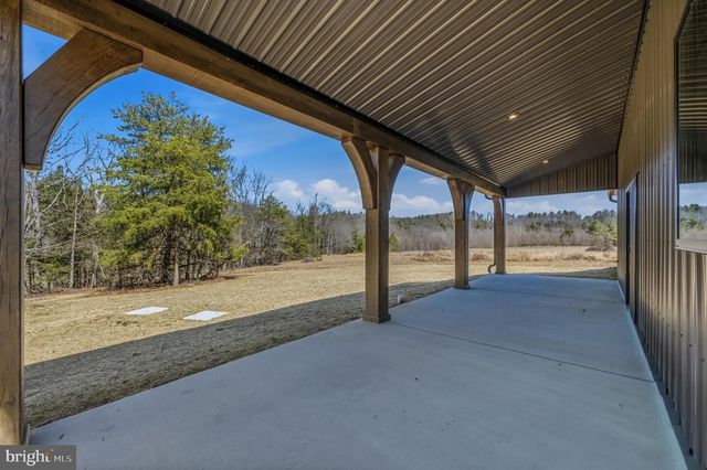 237 FOGGY BOTTOM LN, Berkeley Springs, WV 25411