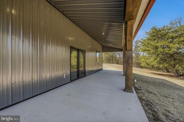 237 FOGGY BOTTOM LN, Berkeley Springs, WV 25411