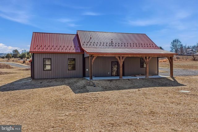 237 FOGGY BOTTOM LN, Berkeley Springs, WV 25411