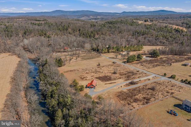 237 FOGGY BOTTOM LN, Berkeley Springs, WV 25411