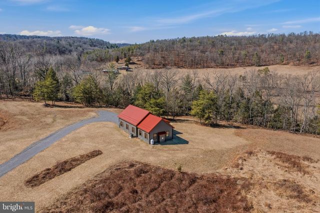 237 FOGGY BOTTOM LN, Berkeley Springs, WV 25411