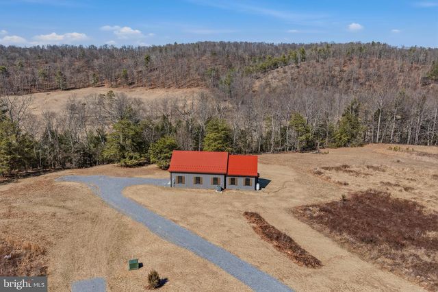 237 FOGGY BOTTOM LN, Berkeley Springs, WV 25411