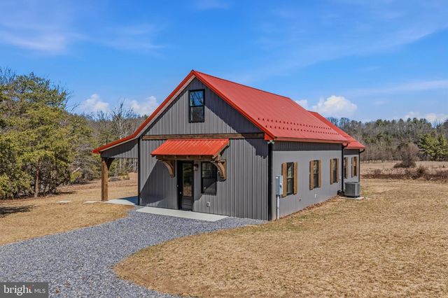 237 FOGGY BOTTOM LN, Berkeley Springs, WV 25411