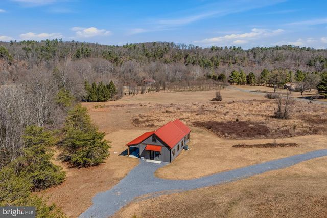 237 FOGGY BOTTOM LN, Berkeley Springs, WV 25411