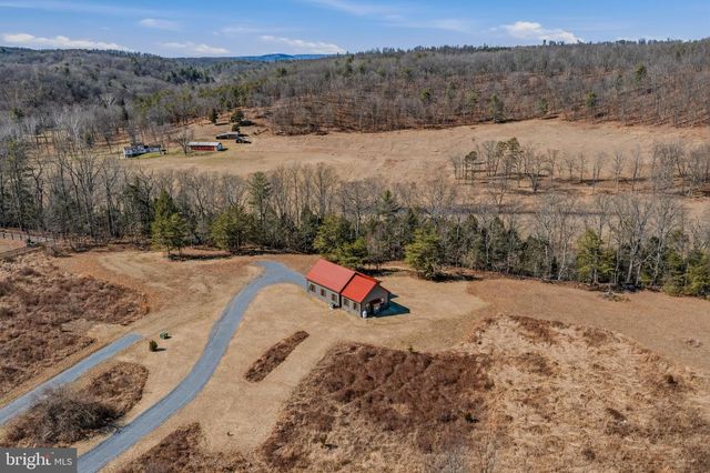 237 FOGGY BOTTOM LN, Berkeley Springs, WV 25411