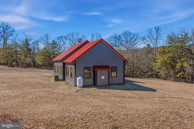 237 FOGGY BOTTOM LN, Berkeley Springs, WV 25411