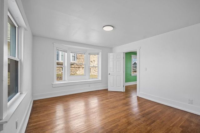 1030 Waverly Avenue, Kansas City, KS 66104