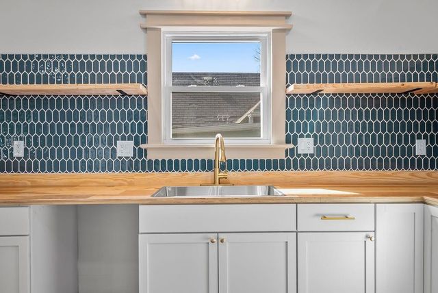 1030 Waverly Avenue, Kansas City, KS 66104