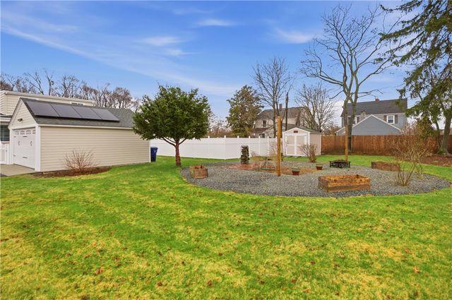 287 Parkside Drive, Warwick, RI 02888