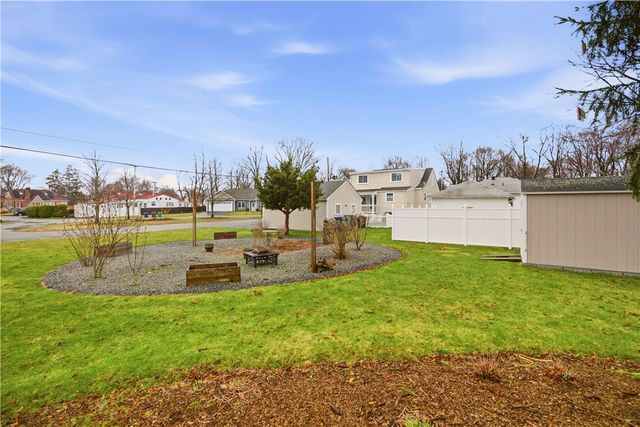 287 Parkside Drive, Warwick, RI 02888