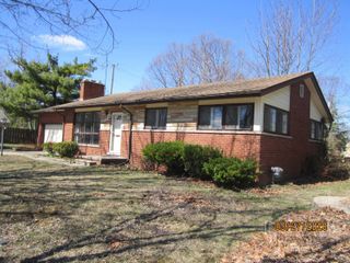 21181 Gordon Road, Saint Clair Shores, MI 48081