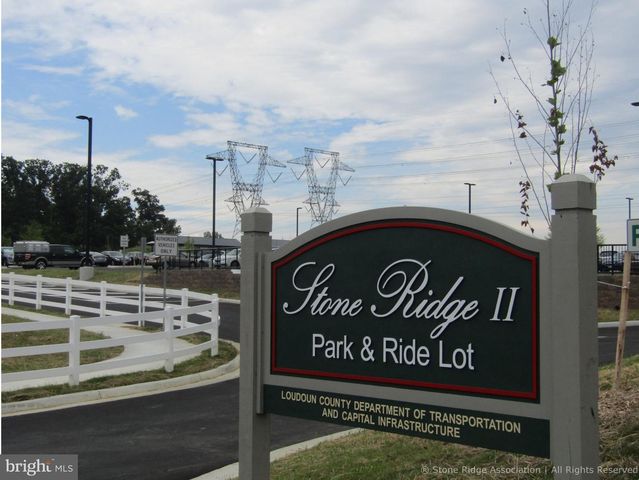 24704 CLOCK TOWER SQ, Aldie, VA 20105