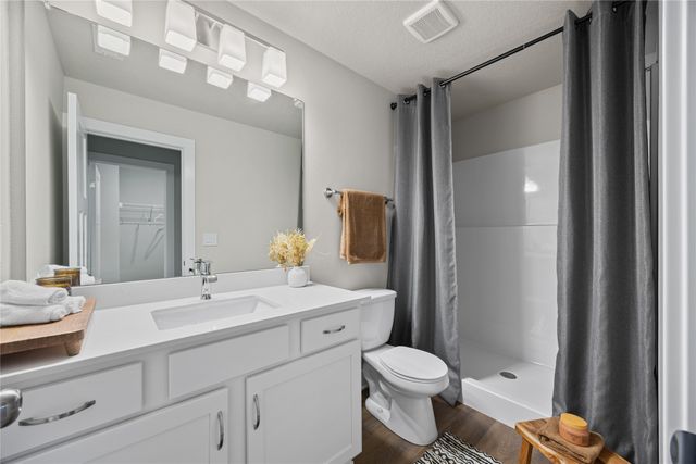 14246 Northpark Drive, Urbandale, IA 50323