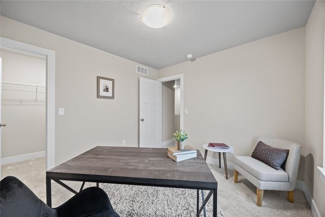 14246 Northpark Drive, Urbandale, IA 50323