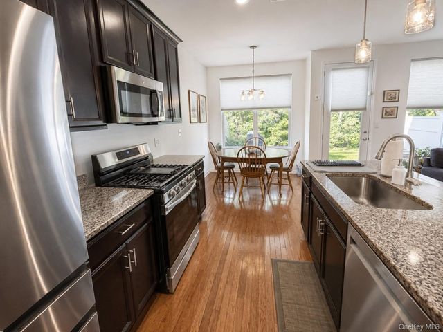 37 Lindentree Lane, Middletown, NY 10940