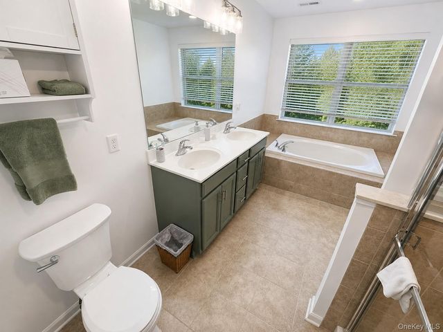 37 Lindentree Lane, Middletown, NY 10940