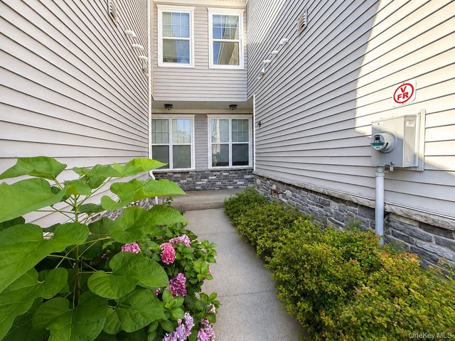 37 Lindentree Lane, Middletown, NY 10940
