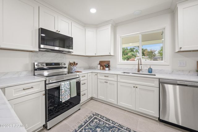 406 Claymore Drive, Lafayette, LA 70503