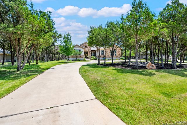 2335 Geneseo Oaks, New Braunfels, TX 78132
