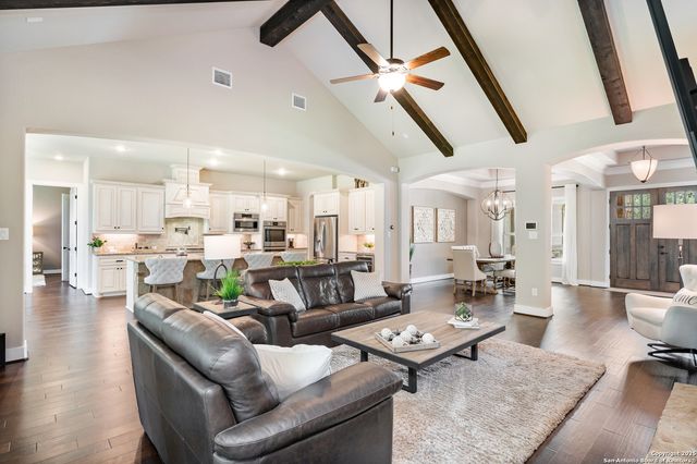 2335 Geneseo Oaks, New Braunfels, TX 78132