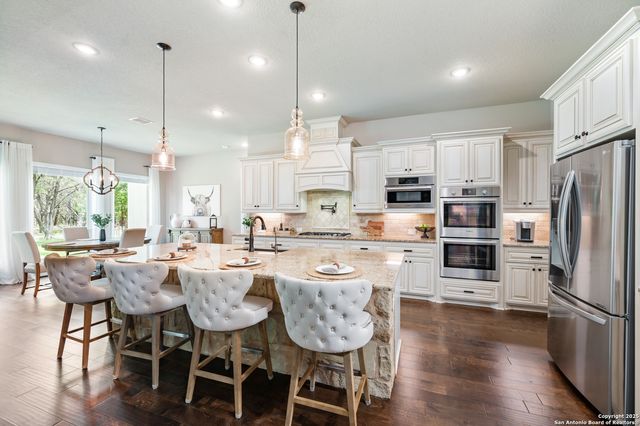 2335 Geneseo Oaks, New Braunfels, TX 78132