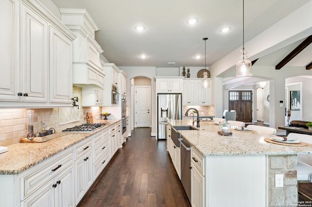 2335 Geneseo Oaks, New Braunfels, TX 78132