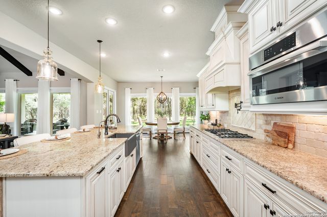 2335 Geneseo Oaks, New Braunfels, TX 78132