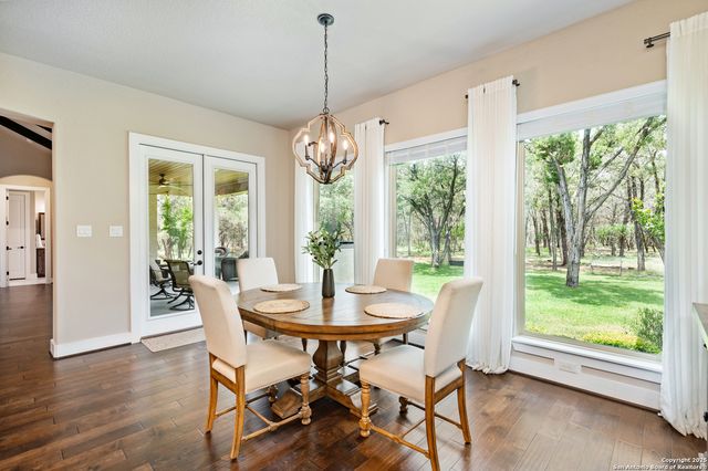 2335 Geneseo Oaks, New Braunfels, TX 78132