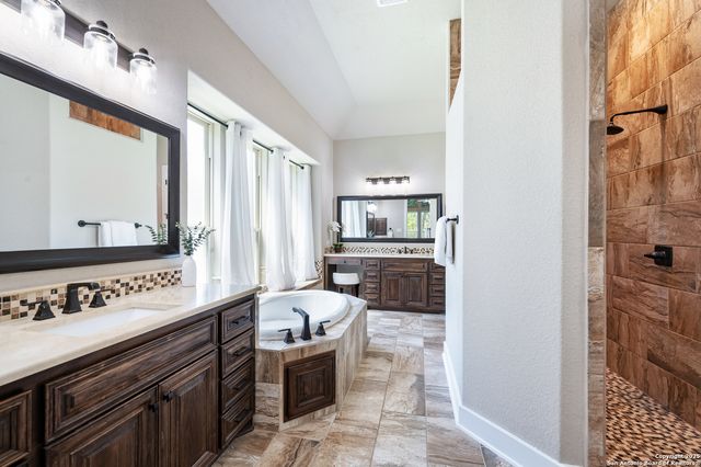 2335 Geneseo Oaks, New Braunfels, TX 78132