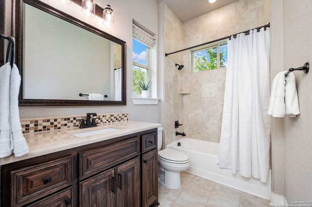 2335 Geneseo Oaks, New Braunfels, TX 78132