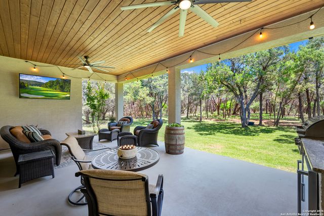 2335 Geneseo Oaks, New Braunfels, TX 78132