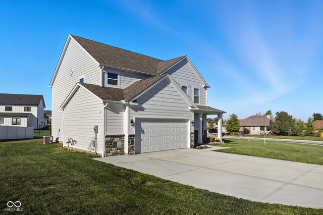 55 Manchester Drive, Trafalgar, IN 46181