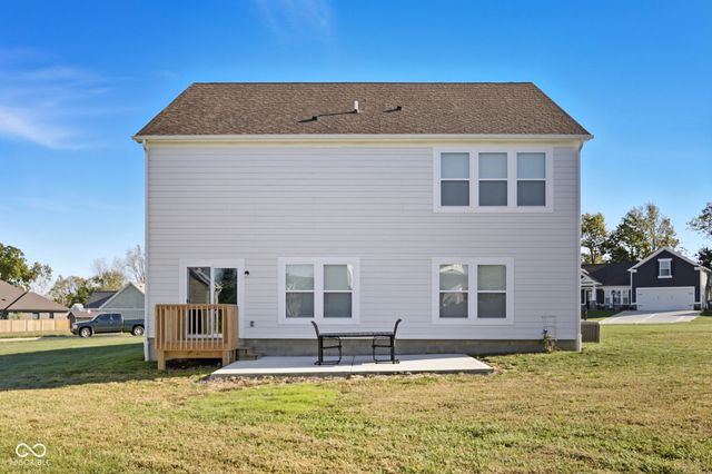 55 Manchester Drive, Trafalgar, IN 46181