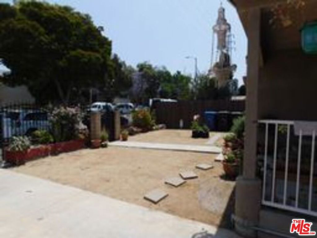 Image 12 of property listing at 2746 Wabash Avenue, Los Angeles, CA 90033