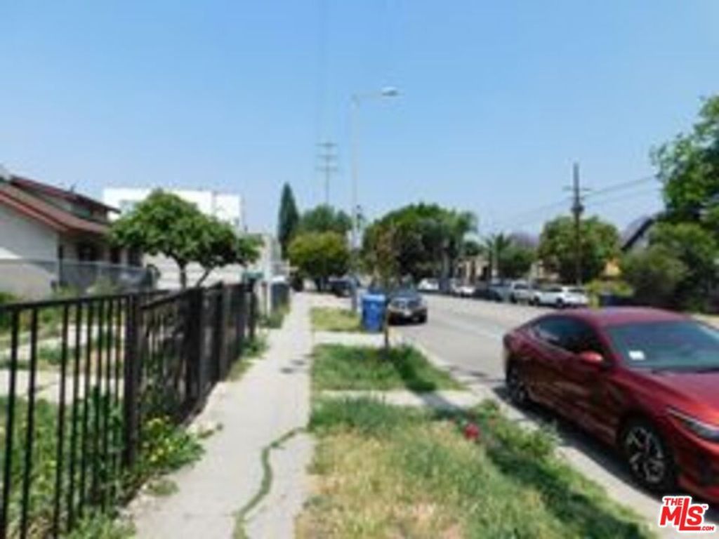 Image 5 of property listing at 2746 Wabash Avenue, Los Angeles, CA 90033