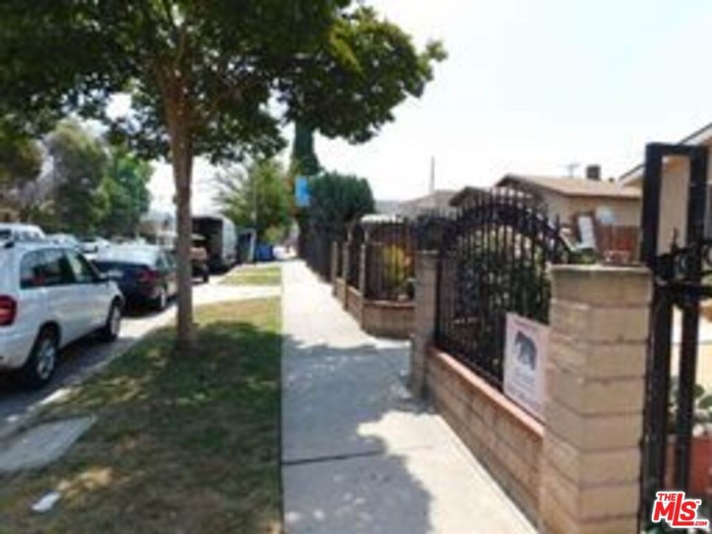 Image 6 of property listing at 2746 Wabash Avenue, Los Angeles, CA 90033