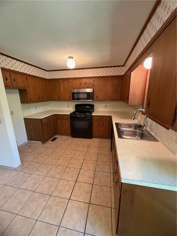 9 King Drive, Clarksville, AR 72830