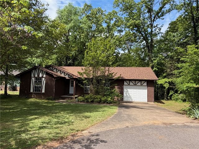 9 King Drive, Clarksville, AR 72830