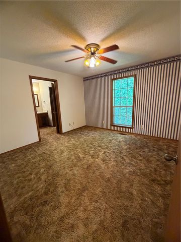 9 King Drive, Clarksville, AR 72830