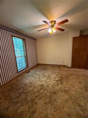 9 King Drive, Clarksville, AR 72830