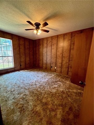 9 King Drive, Clarksville, AR 72830