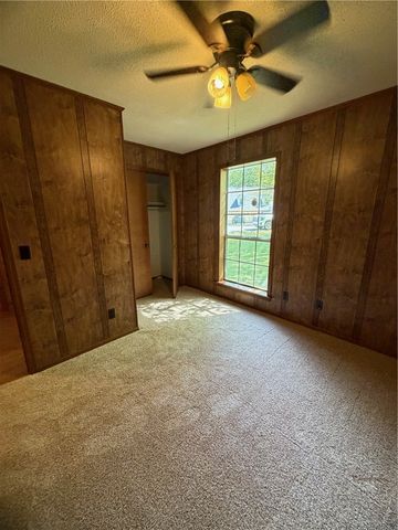 9 King Drive, Clarksville, AR 72830