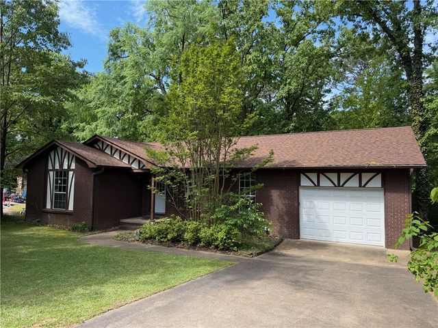9 King Drive, Clarksville, AR 72830