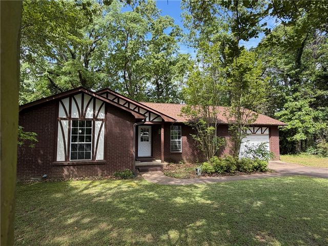 9 King Drive, Clarksville, AR 72830