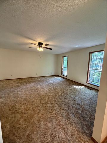 9 King Drive, Clarksville, AR 72830
