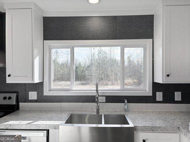 1823 Rock Springs Rd, Dublin, GA 31021